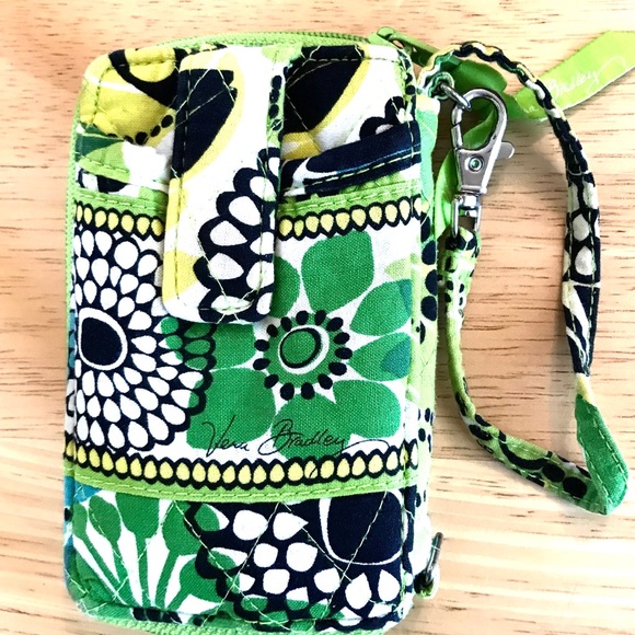 Vera Bradley 💓 green wallet. - Picture 1 of 6